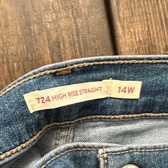 Levi's Women's Straight Leg Blue Jeans - Picture 4 of 4